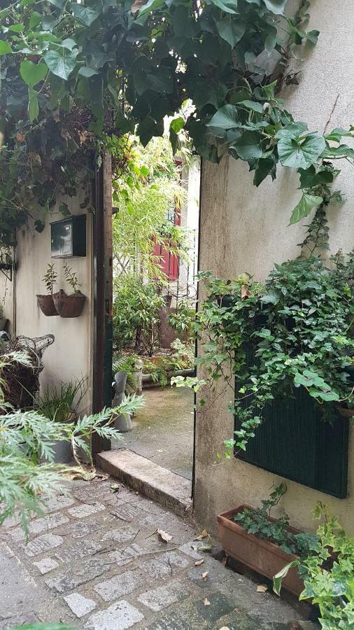 Lapetitemaisondeباريس المظهر الخارجي الصورة